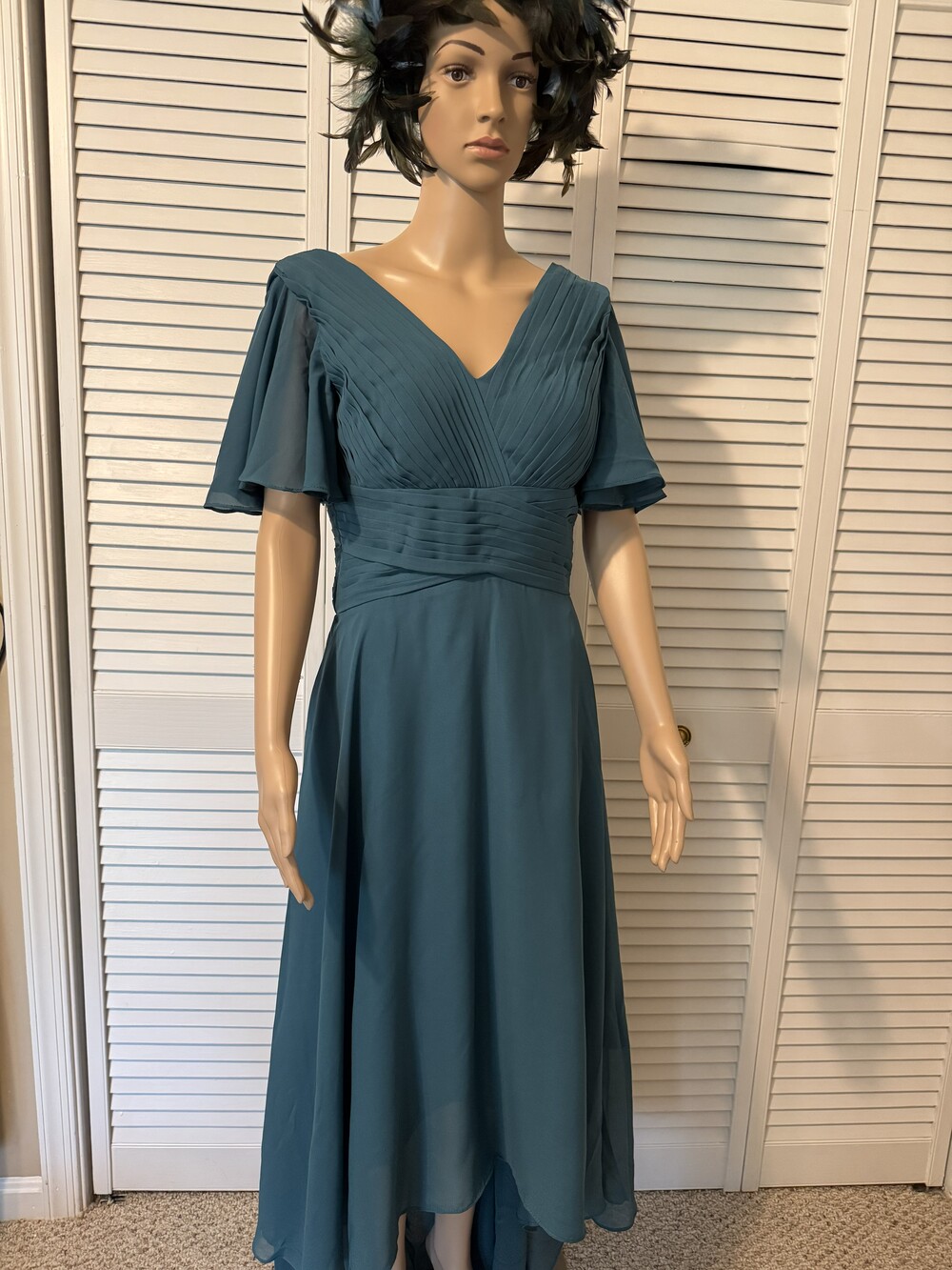 Green High-Low Corset Back Flutter Sleeve Dress Size 8